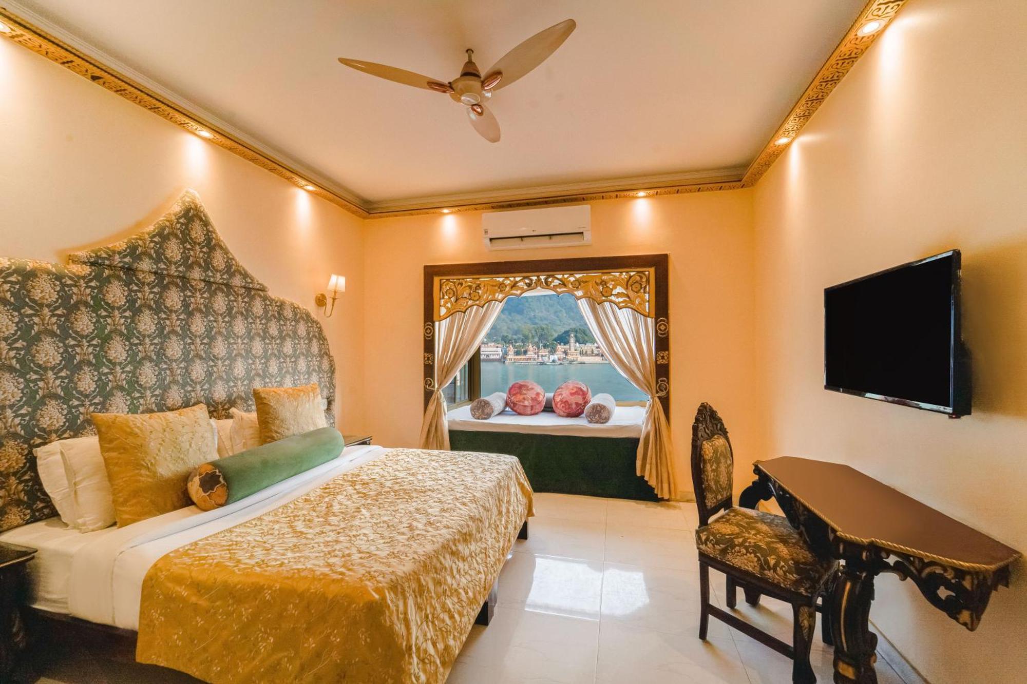 The Neeraj Ganga Heritage Palace Rishīkesh Extérieur photo