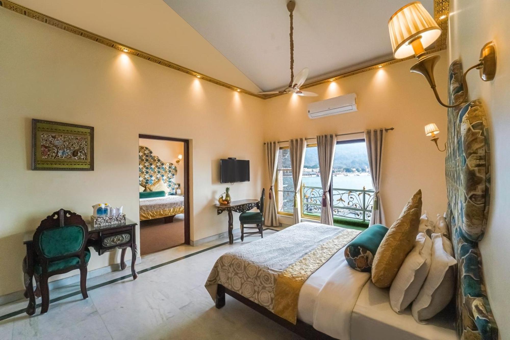 The Neeraj Ganga Heritage Palace Rishīkesh Extérieur photo